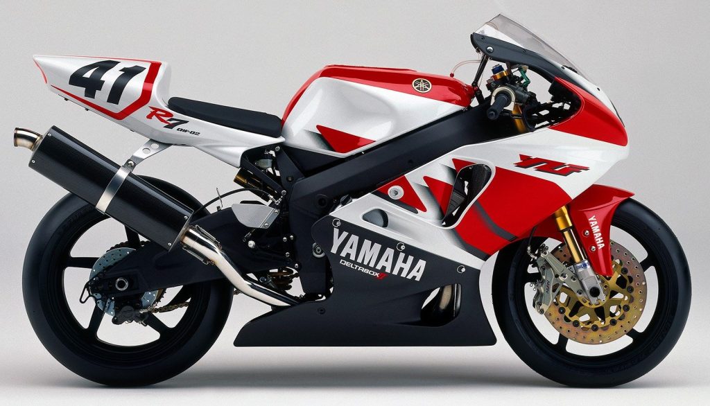 Velocidade máxima e aceleração da Yamaha YZF-R7